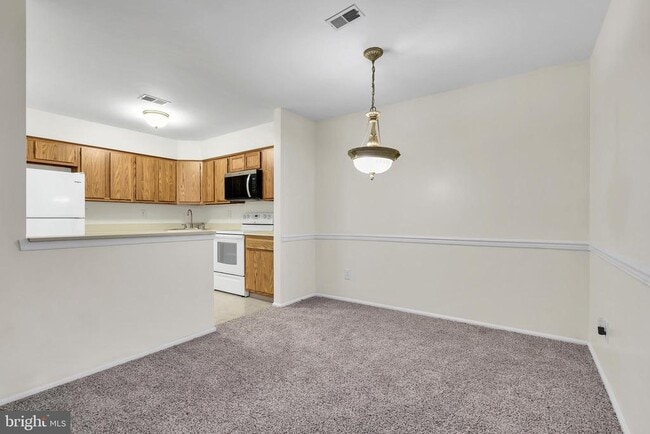 Building Photo - 60B Sumac Ct