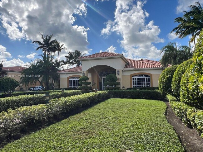 Building Photo - 7340 NW 114th Ave