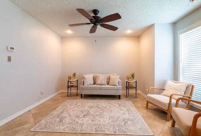 Foto del edificio - 11002 Hammerly Blvd