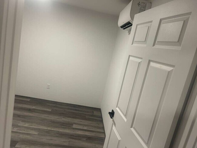 Building Photo - Choice Apartments
