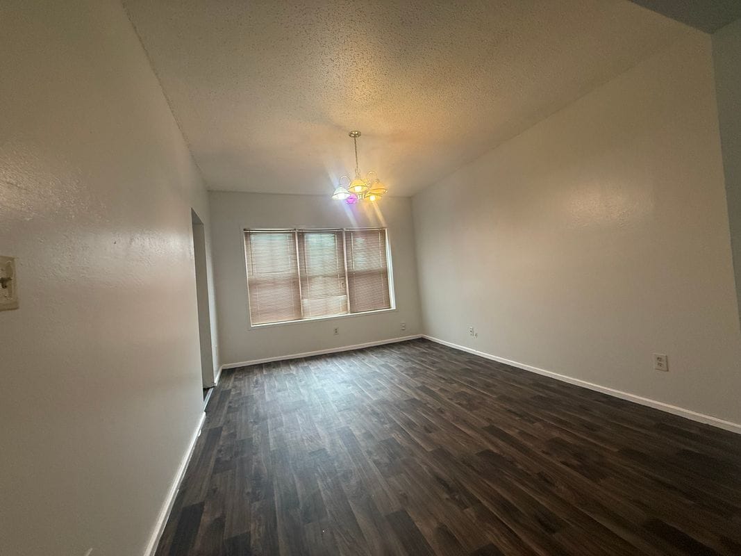 Foto del edificio - 3647 The Paseo