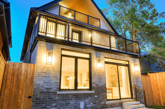 Building Photo - 19 Avondale Ave. S