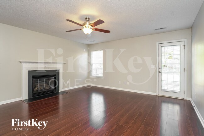 Foto del edificio - 4145 Crestwood Cir