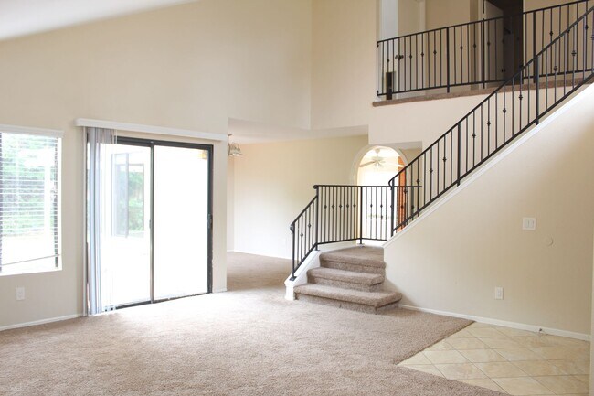 Building Photo - Beautiful Two Story Home in North View HOA...
