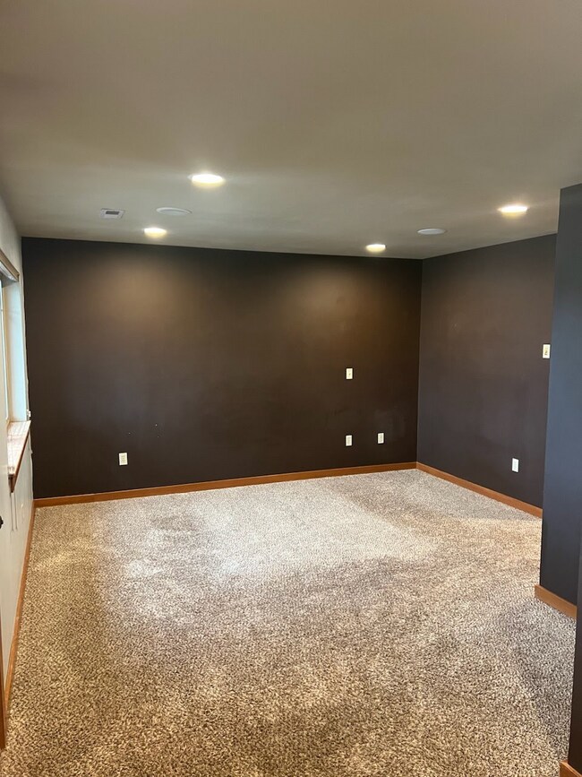 Foto del edificio - GORGEOUS, Spacious 3 bedroom, 2.5 bath condo