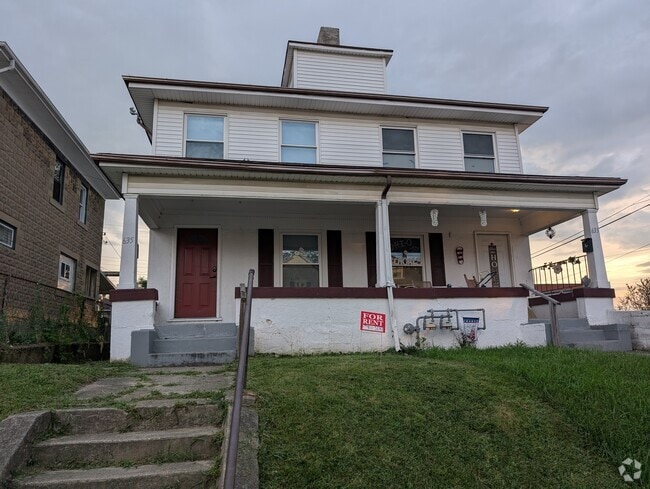 Building Photo - 635 Pritz Ave