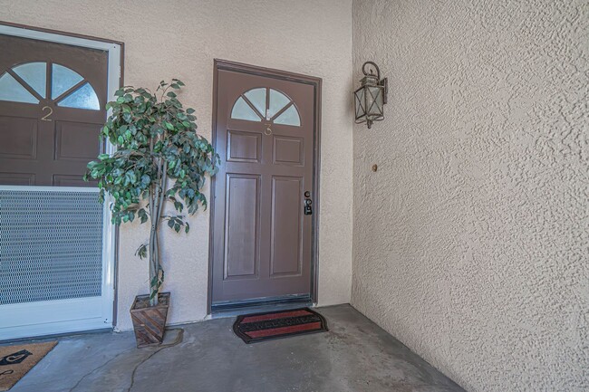 Building Photo - Mountain View Courtyards 3 Bedroom for Ren...
