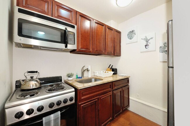 Building Photo - 474 9th Ave