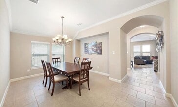 Building Photo - 8727 Seguin Cove Ln
