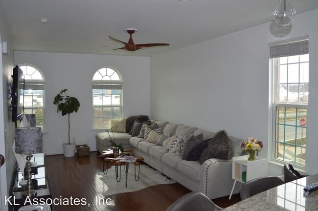 Building Photo - 3600 Fort Lincoln Dr NE