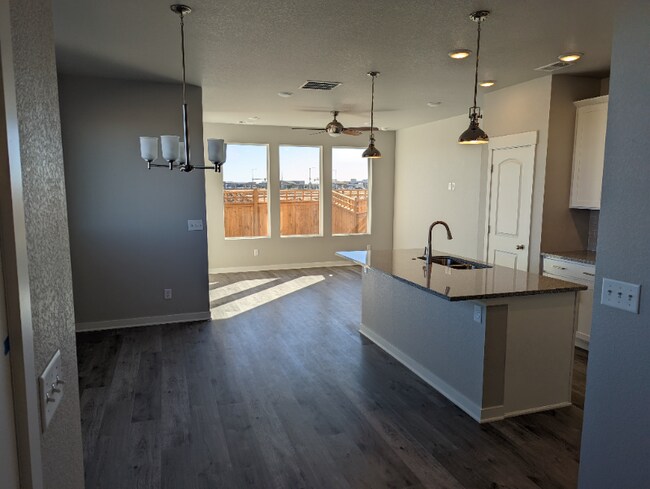 Foto del edificio - 4450 Barrow Ln
