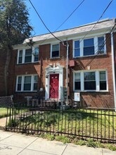 Building Photo - 1621 17th Pl SE