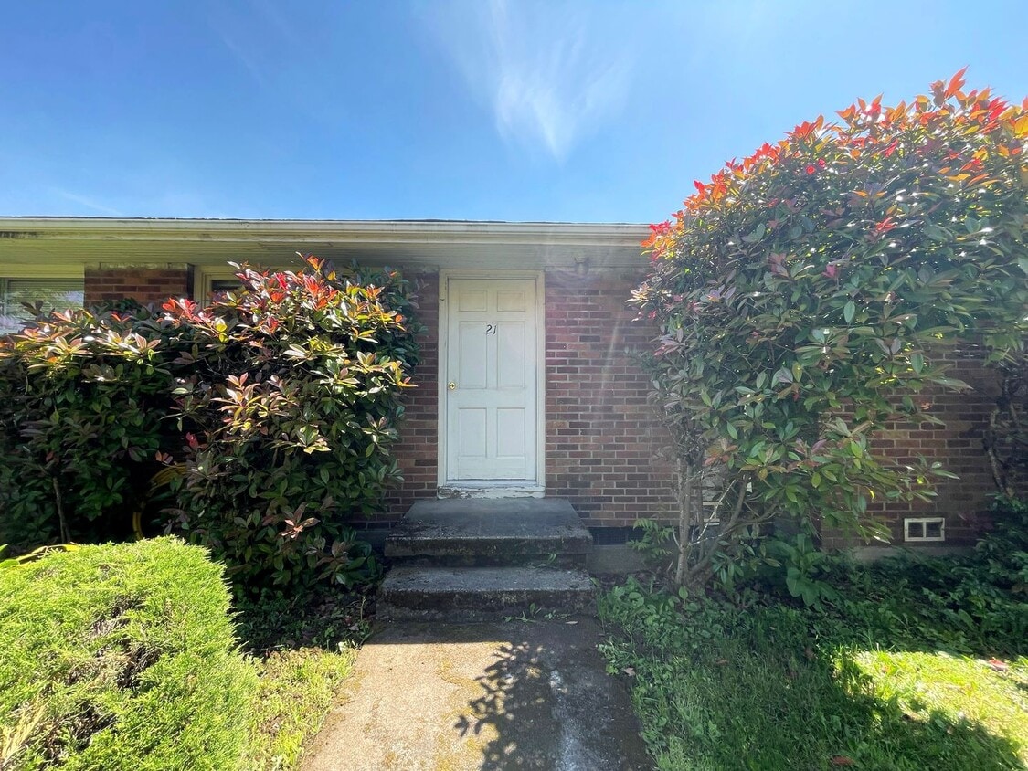 Primary Photo - Charming 1 bedroom available in Woodlawn T...