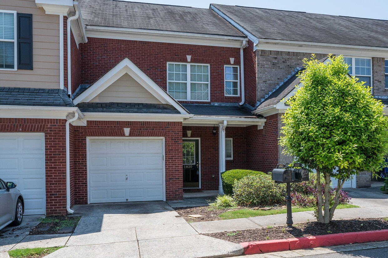 "Charming 2-Bed Oasis with Elegant Hardwoo... - "Charming 2-Bed Oasis with Elegant Hardwoo...