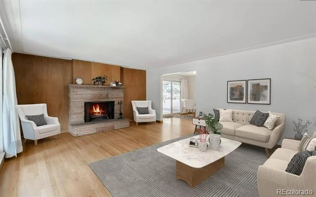 Foto del edificio - 3080 S Franklin St