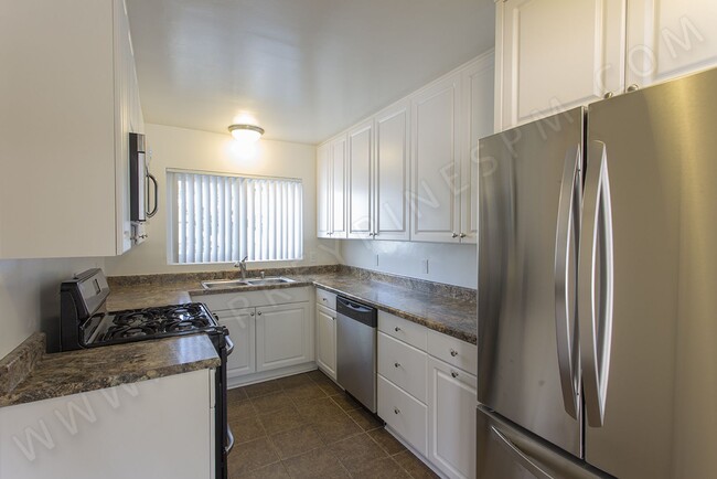 Building Photo - 3 Br House Near SDSU with Garage, W/D Hook...