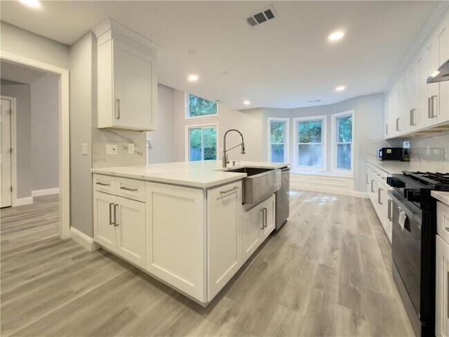 Foto del edificio - 528 Parkstone Ln