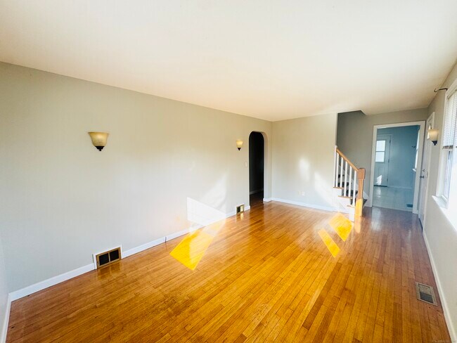Building Photo - 9 Edgewood Ave