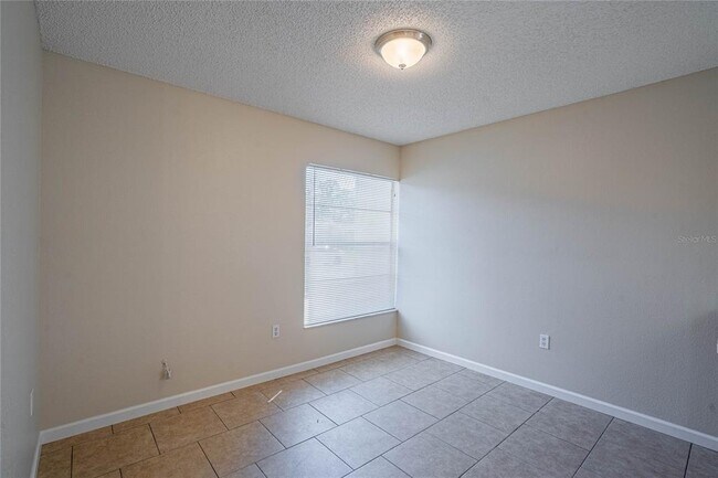 Building Photo - 748 Zella Ln