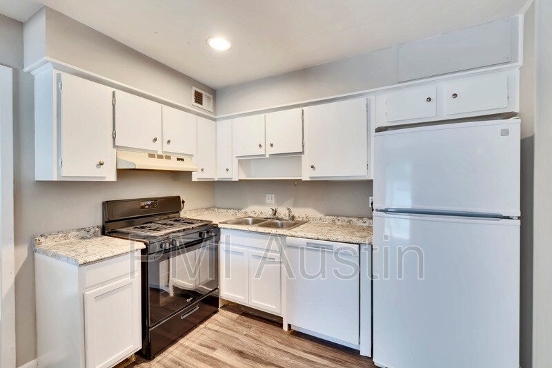 2800 Skyway Cir, Austin, TX 78704 House Rental in Austin, TX