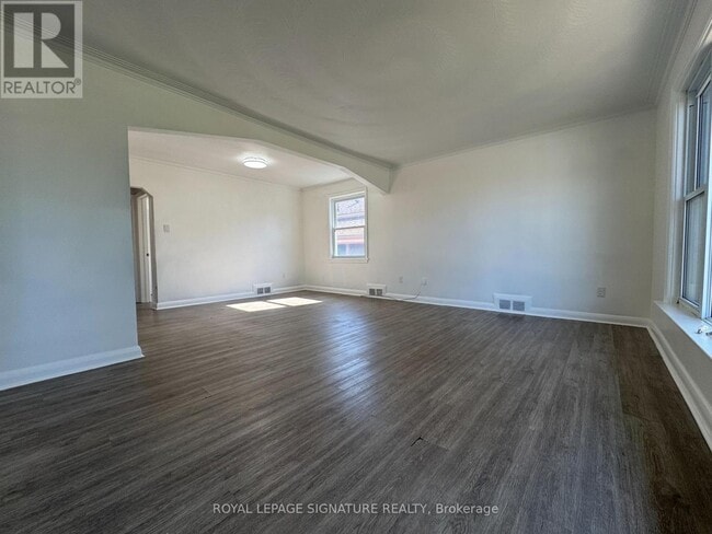 Building Photo - 130 Budea Crescent
