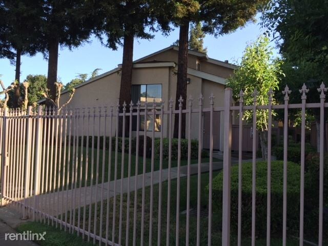Building Photo - 1501 Grove Way