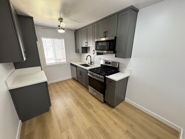 Foto del edificio - 1165 N Normandie Ave