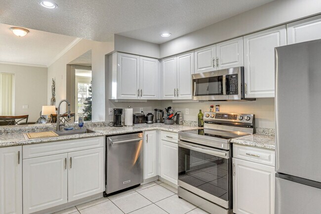 Foto del edificio - 4626 Harbour Village Blvd