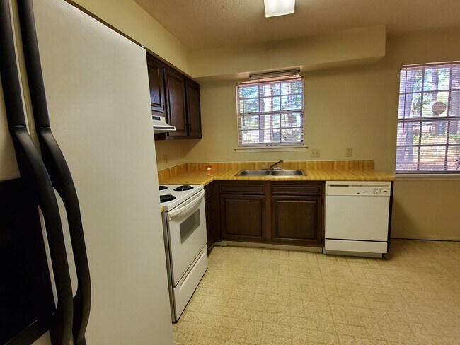 Foto del edificio - ***Spring Availability*** Reserve Now!