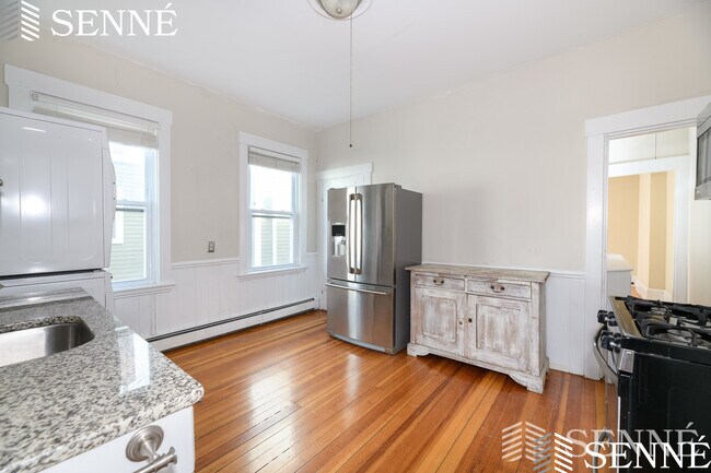 Building Photo - 133 Otis St