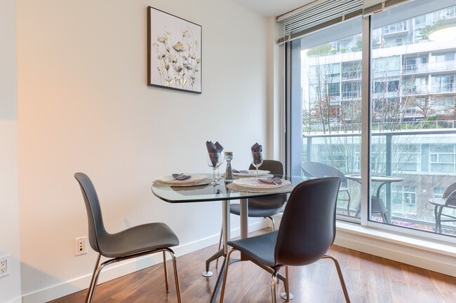 Building Photo - 233 Robson St