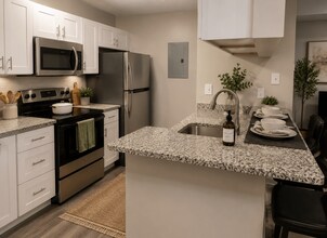 Building Photo - Hampton Greene Apartment Homes