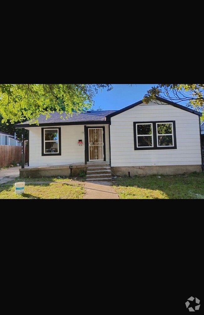 Building Photo - 2135 Marfa Ave