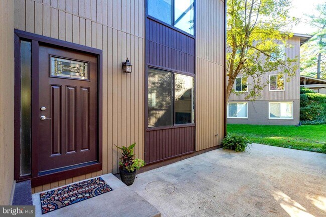 Building Photo - 12303 Mulberry Ct