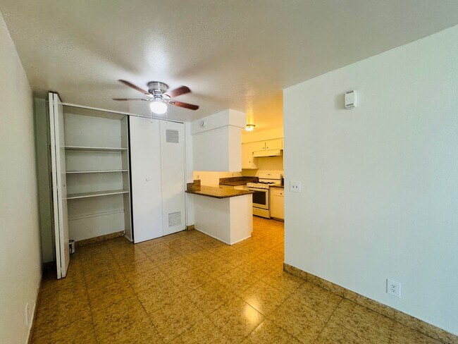 Foto del edificio - 2340 W Greenacre Ave