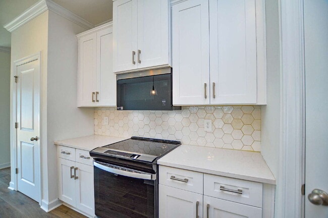 Building Photo - 266 Tiger Lily Dr