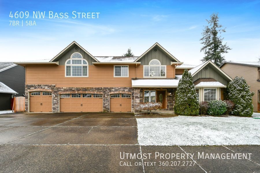 Short term Rental Beautiful 7BD Home in th... House Rental in Camas