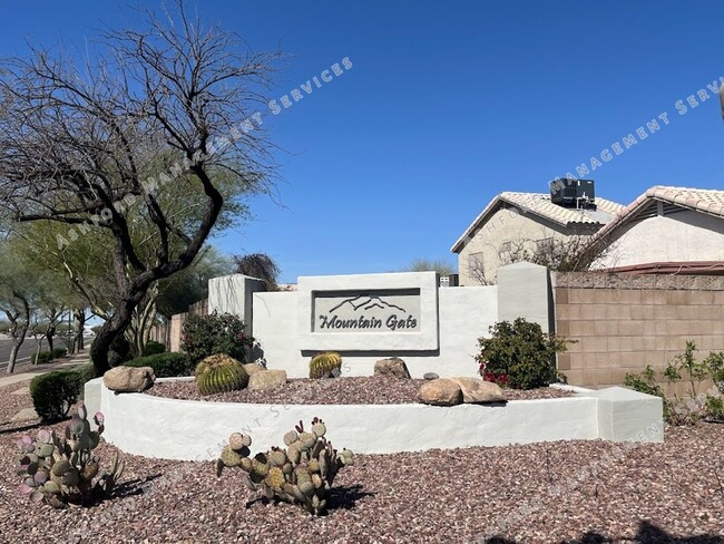 Building Photo - BEAUTIFUL 4 BEDROOM 2.5 BATHROOM HOUSE FOR...