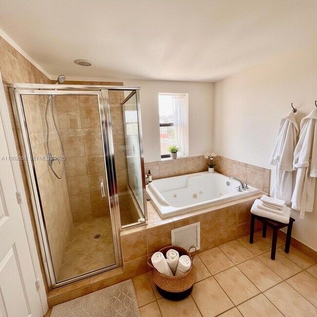 Foto del edificio - 888 Douglas Rd