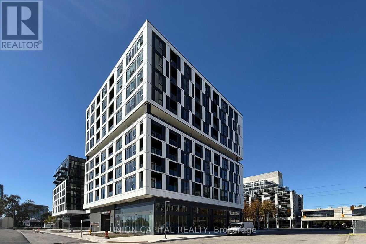 Building Photo - 1037 The Queensway