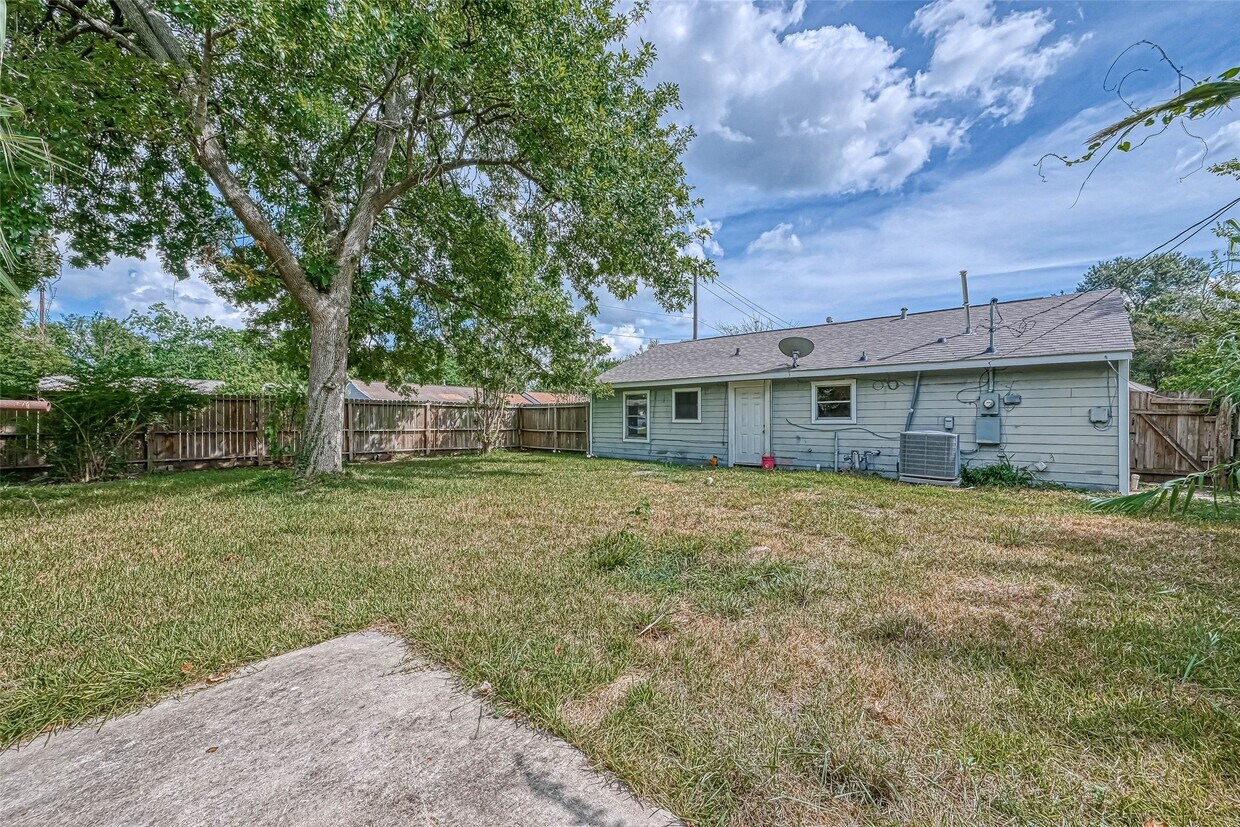 Foto del edificio - 5431 Willow Glen Dr