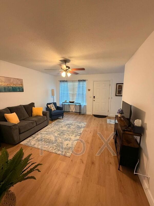 Foto del edificio - 2121 S Kentucky Ave