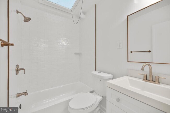 Foto del edificio - 2512 East Pl NW