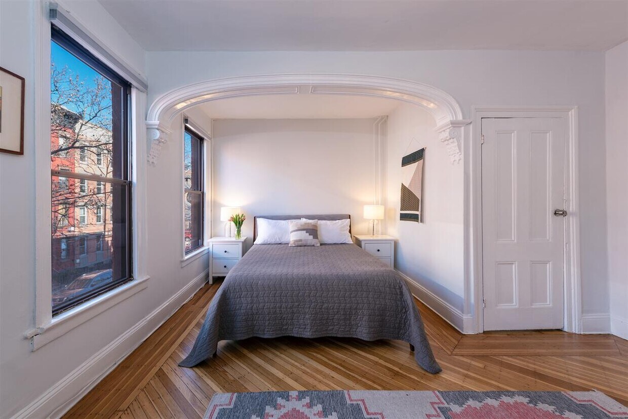 Foto principal - 281 2nd St