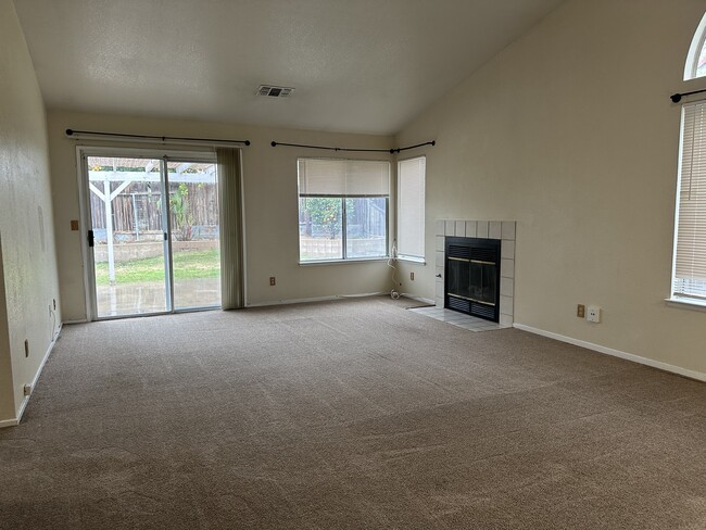 Building Photo - 7808 Moss Crossing Ave