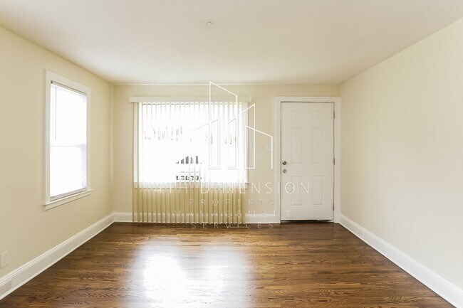 Foto del edificio - Charming 3 Bed Home with Spacious Layout i...