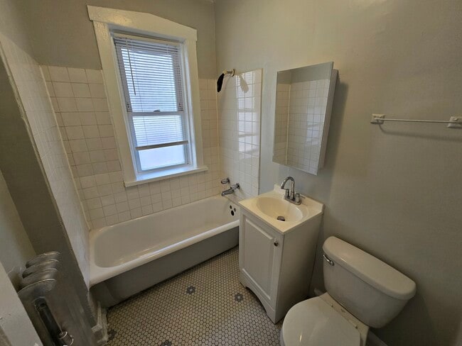 Building Photo - 4826 N Avers Ave