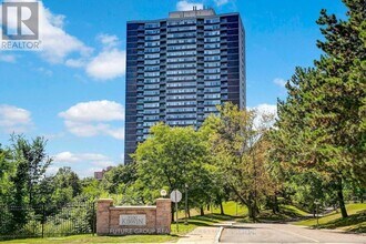 Building Photo - 3100 Kirwin Ave