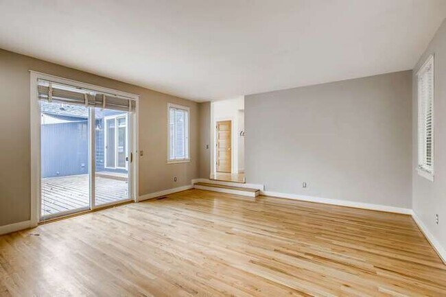 Foto del edificio - 5 bedroom home in Prospect neighborhood!