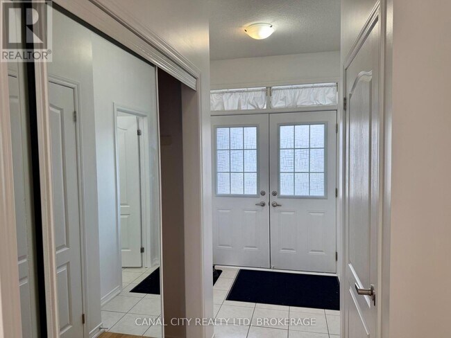 Photo du bâtiment - 51 Esther Cres